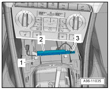 Audi Q3. A96-11035